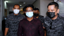 মালয়েশিয়া থেকে দেশে ফিরেছেন রায়হান কবির