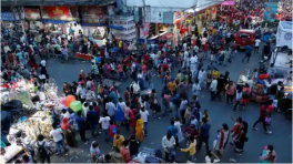 রাজস্ব ঘাটতির দরুণ বাজেট বরাদ্দে কৃপণতা, অপর্যাপ্ত মূলধনের আর্থিক খাত এবং গত কয়েক বছর ধরে চলে আসা বিনিয়োগের ঘাটতি কোভিড পরবর্তী সময়ে ভারতে নতুন চাহিদা সৃষ্টির সহায়ক হবে না। ছবি: লাইভমিন্ট 