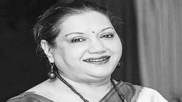 বনানী কবরস্থানে চিরনিদ্রায় শায়িত ‘মিষ্টি মেয়ে’ কবরী