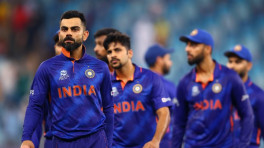 ‘২০১০ সালের ক্রিকেট খেলছে ভারত’