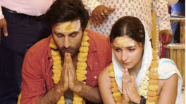 ‘ভিক্যাট’-এর মতো বিয়ের তথ্য গোপন রাখতে চুক্তিপত্রে সই করাবেন ‘রণলিয়া’?  