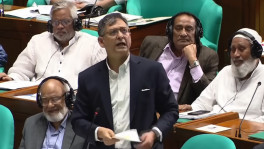 রোববার (২৮ জুন) জাতীয় সংসদে ২০২৬-২৭ অর্থবছরের প্রস্তাবিত বাজেটের ওপর সাধারণ আলোচনায় অংশ নিয়ে জামায়াতের ৯৩ পৃষ্ঠার নির্বাচনী ইশতেহার সংসদে তুলে ধরে স্বরাষ্ট্রমন্ত্রী এসব কথা বলেন। ছবি: স্ক্রিনগ্র্যাব