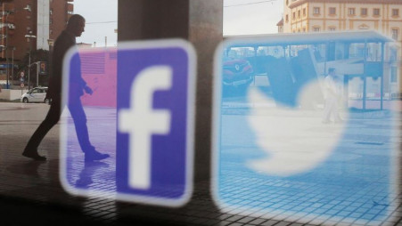 Singapore tells Facebook, Twitter to carry correction notice on virus strain