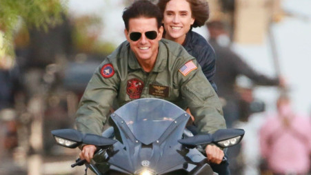 Tom Cruise Made Honourary Naval Aviator For Top Gun