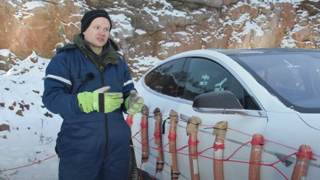 Finnish TikToker goes viral by swimming in freezing waters