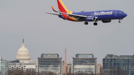 Airlines cancel over 600 flights in US as thunderstorms hit Texas