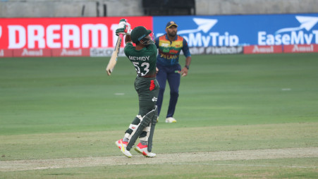 Pakistan beat Bangladesh, clinch first T20I series win since 2018