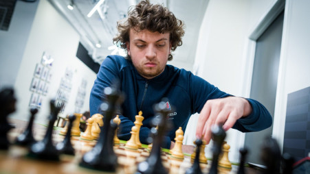 Hans Niemann brushes off unfounded allegations: unbothered, unfazed,  undaunted : r/chess
