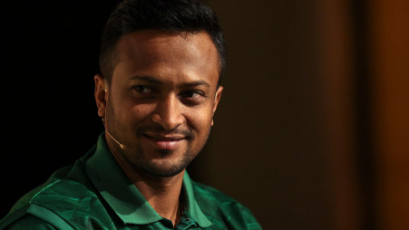 Watch - Shakib argues with umpire about non-wide call in a