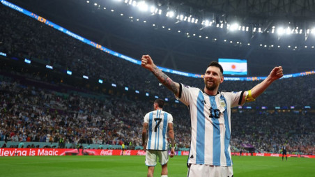 Lionel Messi scores in 1000th career game as Argentina reaches