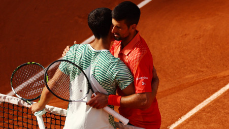 Novak Djokovic wins at French Open to reach 45th Grand Slam semi