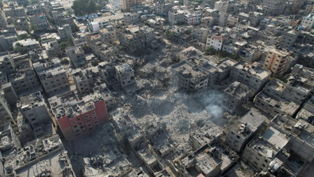 Blinken urges Israel to allow humanitarian pauses as Gaza death toll soars