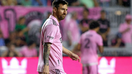 What if International Kits Are in Pink Mode? - Footy Headlines