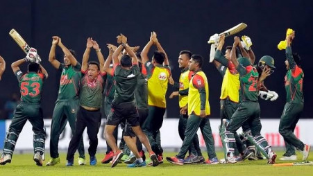 Mushfiqur Rahim mocks Sri Lanka with helmet celebration as World