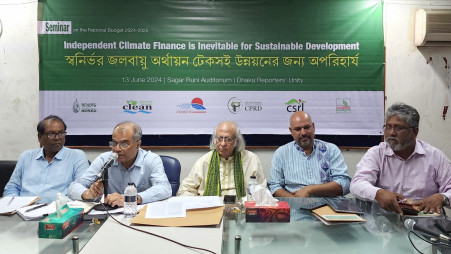Climate expert Qazi Khalikuzzaman Ahmad, centre, presides over a seminar conducted by EquityBD Chief Moderator Rezaul Karim Chowdhury in Dhaka on Thursday. Photo: Courtesy
