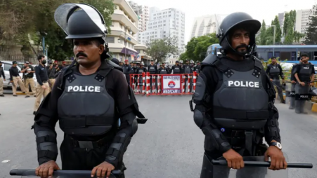 The Sunni Muslim Madagi and Shia Mali Khel tribes have been fighting since Wednesday, when a gunman opened fire on a council negotiating a decades-long dispute over farmland, local police official Murtaza Hussain said. File photo: Reuters