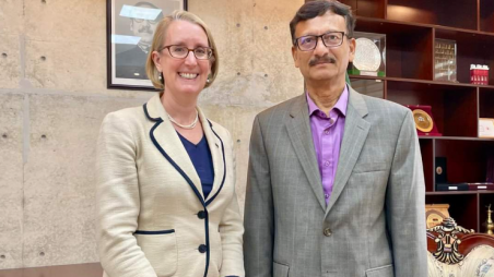 British High Commissioner to Bangladesh Sarah Cooke has met with Adviser for Foreign Affairs Md Touhid Hossain on 14 Aug. Photo: UNB