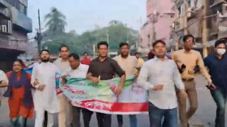 They staged a protest march in front of the Awami League central office on Bangabandhu Avenue in Gulistan on October 21. Photo: collected