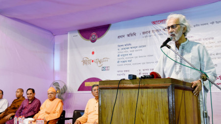 Adviser on Local Government, Rural Development and Cooperatives AF Hassan Ariff speaks at a discussion at Dhakeshwari National Temple in the city on November 1, 2024. Photo: PID