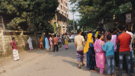 Workers of three RMG factories in Savar abstained from work and protested the injury of a colleague on November 2. Photo: TBS