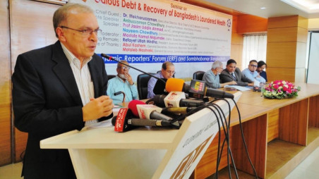 Transparency International Bangladesh (TIB) Executive Director Dr Iftekharuzzaman speaks at a seminar at ERF Auditorium in Paltan in Dhaka on November 2, 2024. Photo: collected