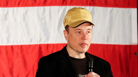 Tesla CEO and X owner Elon Musk, who supports Republican presidential candidate former US President Donald Trump, speaks about voting during the America PAC town hall in Folsom, Pennsylvania, U.S., October 17, 2024. Photo: REUTERS /Rachel Wisniewski/File Photo