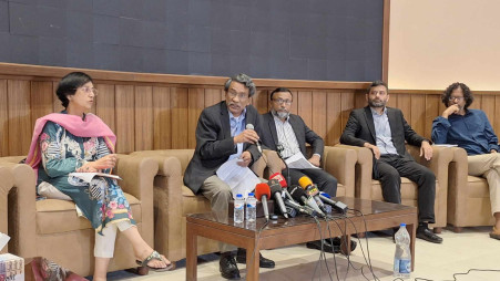 Ali Riaz, head of the Constitution Reform Commission, spoke today (November 3) at a press briefing at the LD Hall of Jatiya Sangsad Bhaban. Photo: TBS