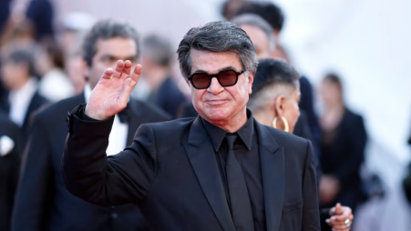 Director Jafar Panahi poses on the red carpet after the screening of the film "Un simple accident" (It Was Just an Accident) in competition at the 78th Cannes Film Festival in Cannes, France, May 20, 2025. Photo: REUTERS/Benoit Tessier 