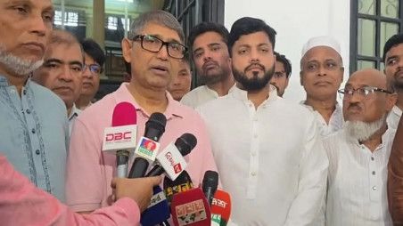 Liberation War Affairs Minister Ahmed Azam Khan and State Minister for Liberation War Affairs Ishrak Hossain during a visit to the Zia Memorial Museum in Chattogram today ( 5 June). Photo: TBS
