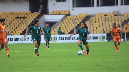 Bangladesh winger Rituporna Chakma controls the ball during the final of SAFF Women’s Championship against India at Jawaharlal Nehru Stadium today, 6 June 2026. Photo: BFF