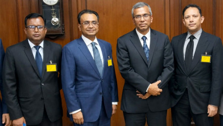 Bangladesh Association of Publicly Listed Companies (BAPLC) President Riad Mahmud leads a delegation during a meeting with Bangladesh Bank Governor Mostaqur Rahman at the central bank headquarters in Dhaka on 16 June 2026. Photo: Courtesy