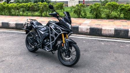 The upright riding position, elevated handlebars and relaxed ergonomics make it ideal for long rides. PHOTO: Akif Hamid