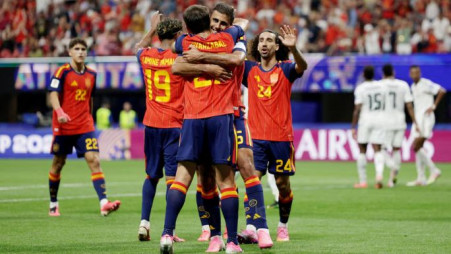 Mikel Oyarzabal celebrates with teammates after scoring their third goal against Saudi Arabia in their second Group H match of the Fifa World Cup 2026 at Atlanta Stadium on Sunday (21 June). REUTERS/Claudia Greco 