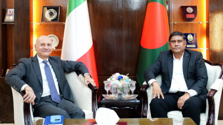 Italian Ambassador to Bangladesh Antonio Alessandro pays a courtesy call on the Prime Minister’s Defence Adviser Brig Gen (Retd) AKM Shamsul Islam at the latter’s office at the Armed Forces Division at Dhaka Cantonment on 8 July 2026. Photo: Courtesy  