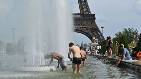 Record June heatwave scorches Western Europe, exposing climate change's growing impacts. Photo: Collected