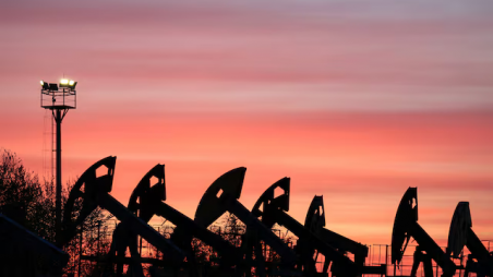 Sunset clouds glow over pump jacks at the Airankol oil field operated by Caspiy Neft in the Atyrau region, Kazakhstan, 21 April  2026.Photo: REUTERS
