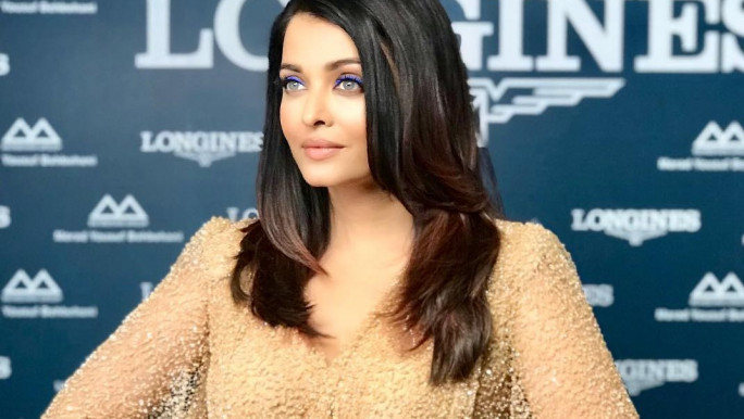 Aishwarya Rai copies the styles of Kate Winslet and Julia Roberts