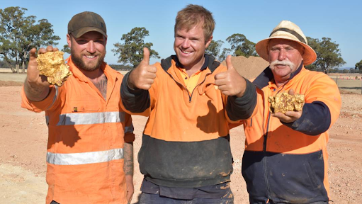 Two gold nuggets worth $350,000 found in Australia