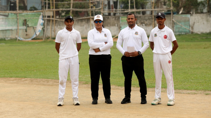 First Female Umpire in English County Cricket Championship - The New York  Times