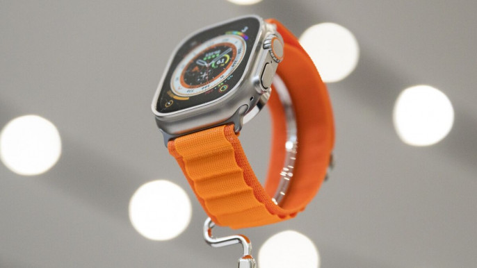 Swatch reveals plan to compete with smartwatch rivals - BBC News