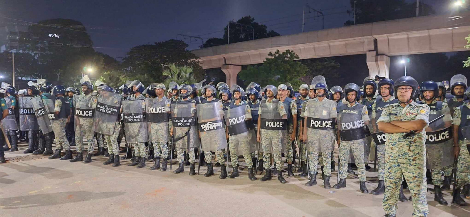 Policemen in riot gear at Doyel Chattar. Photo: TBS/ Md Belal Hossen