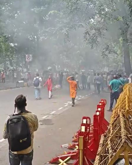 Police used tear gas to disperse protesters outside the chief adviser's residence. Photo: Screenshot