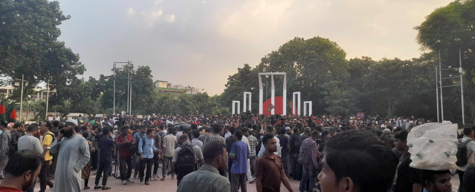 Civil society and students staged a protest at the Central Shaheed Minar on October 22. Photo: Joynal Abedin Shishir/TBS