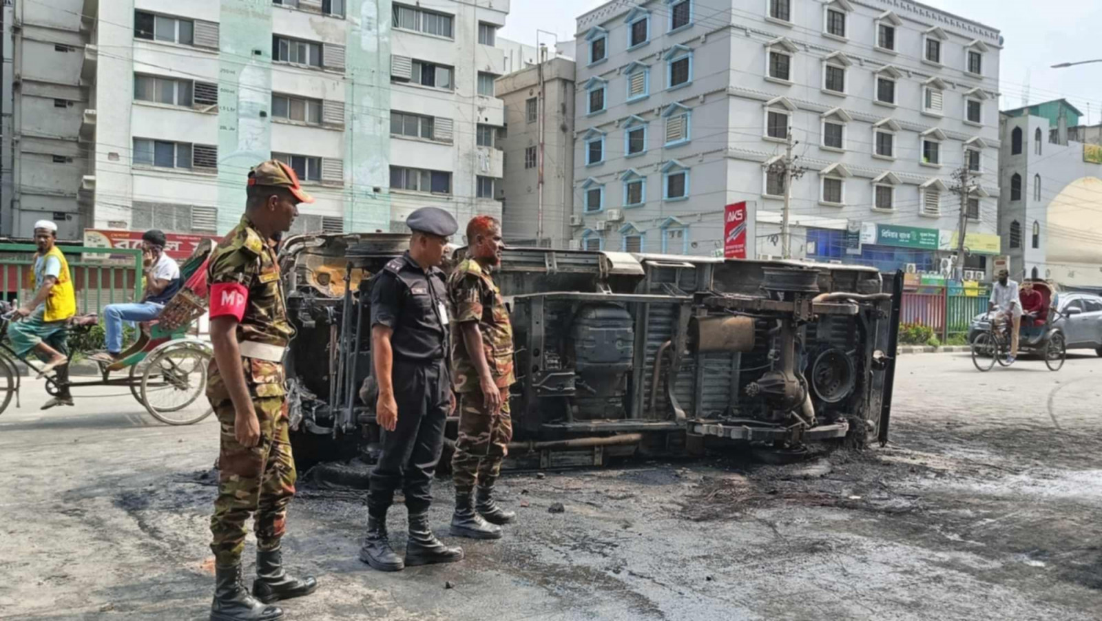 Army stands guard during labor protest in Mirpur, Dhaka, on October 31, 2024. Photo: Collected