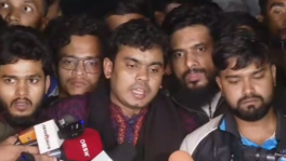 Moinul Islam, a student of Dhaka College, speaks at a press briefing at around 7:00pm at the college’s Shaheed Minar premises on 27 January. Photo: Collected