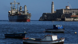 The Chinese rice shipment arrives a week after this Mexican aid ship arrived in Havana. Photo: Ramon Espinosa/AP Photo/picture alliance