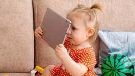 Screen time can reduce babies’ opportunities for physical play and bonding with caregivers and limit language development, researchers said. Photo: Getty Images