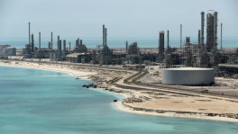 General view of Saudi Aramco's Ras Tanura oil refinery and oil terminal in Saudi Arabia May 21, 2018. Photo: Reuters