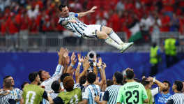 Argentina players and fans celebrate as the La Albiceleste qualify for the quarter finals of the FIFA World Cup 2026 after winning the Round of 16 match against Egypt at the Atlanta Stadium in Georgia, US on July 7, 2026. REUTERS
