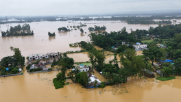 Nearly 1.89 lakh families have been left stranded as heavy rain flooded large parts of Chattogram, affecting more than 7.5 lakh people. Photo: Mohammad Minhaj Uddin